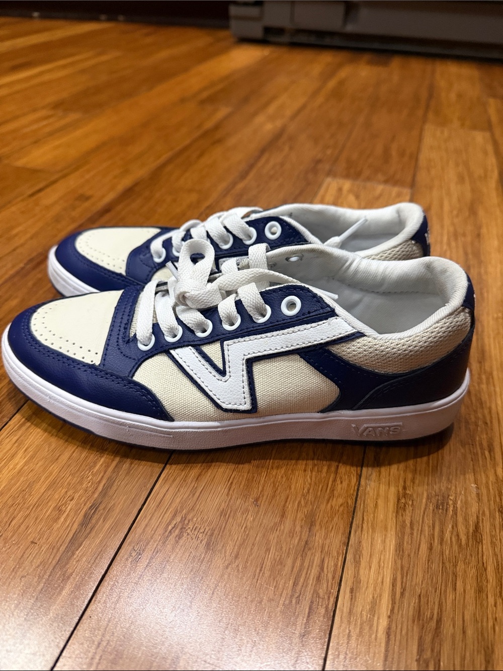 Vans ComfyCush Lowland Leather Canvas Shoes White Blue Men's Size 6.5 Womens 8